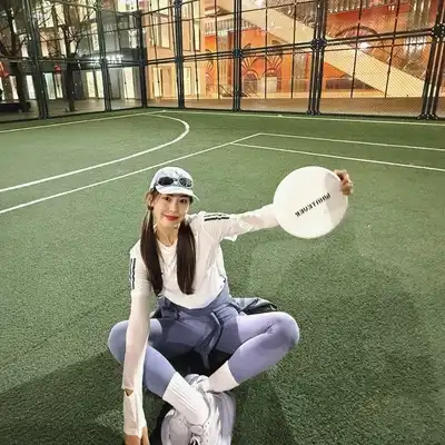 钟彤